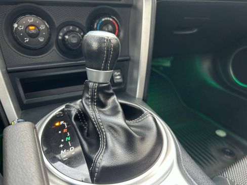 Used 2017 Toyota 86 Auto (Natl) RWD image 26