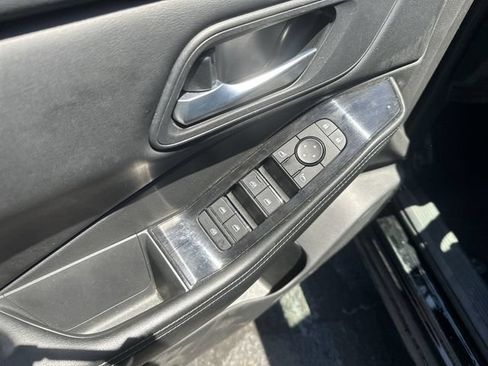 Used 2025 Nissan Rogue SV AWD/4WD image 17