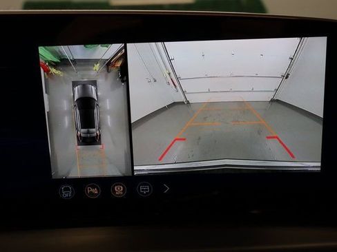 New 2026 Cadillac Lyriq Signature Luxury image 24