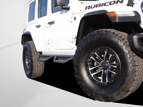 Used 2025 Jeep Wrangler Unlimited Rubicon image 3