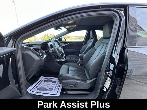 Used 2023 Audi Q4 e-tron Premium Plus w/ Premium Plus image 16