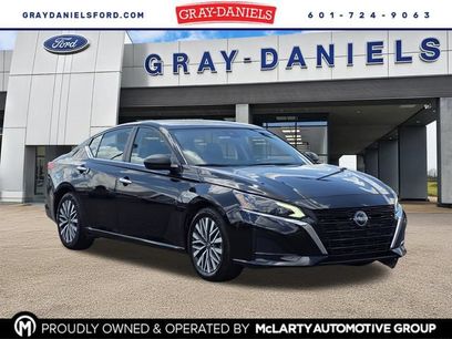 Used 2024 Nissan Altima 2.5 SV