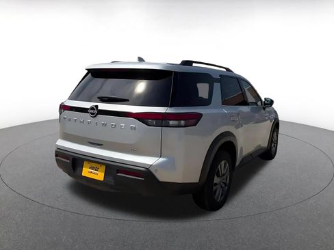 Used 2025 Nissan Pathfinder SV AWD/4WD image 15
