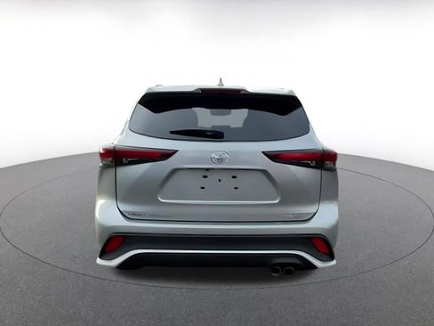 Used 2025 Toyota Highlander XSE image 12
