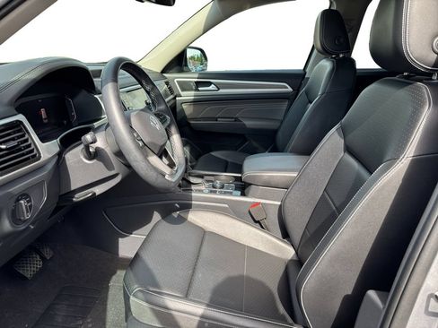 Used 2023 Volkswagen Atlas SEL AWD/4WD image 10