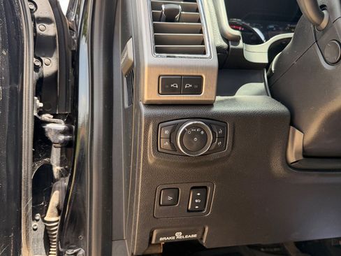 Used 2017 Ford F250 Platinum w/ FX4 Off-Road Package AWD/4WD image 12