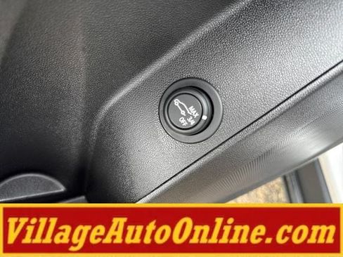 Used 2020 Chevrolet Equinox LT AWD/4WD image 10