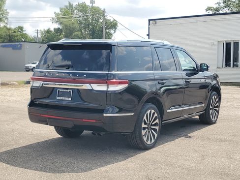 Certified 2024 Lincoln Navigator Reserve AWD/4WD image 6