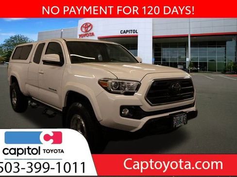 Certified 2018 Toyota Tacoma SR5 image 1