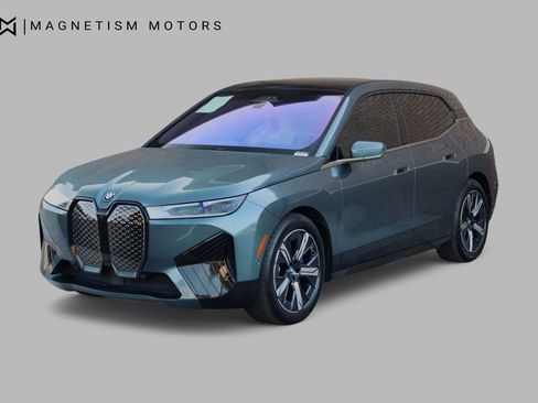 Used 2022 BMW iX xDrive50 w/ Premium Package image 4