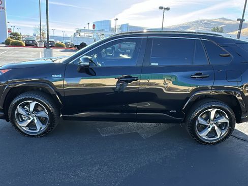 Certified 2021 Toyota RAV4 SE image 6