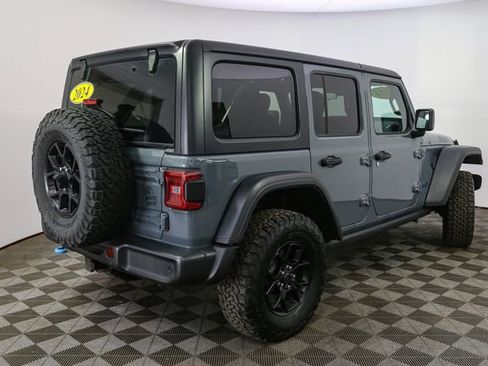Used 2024 Jeep Wrangler Unlimited AWD/4WD image 14