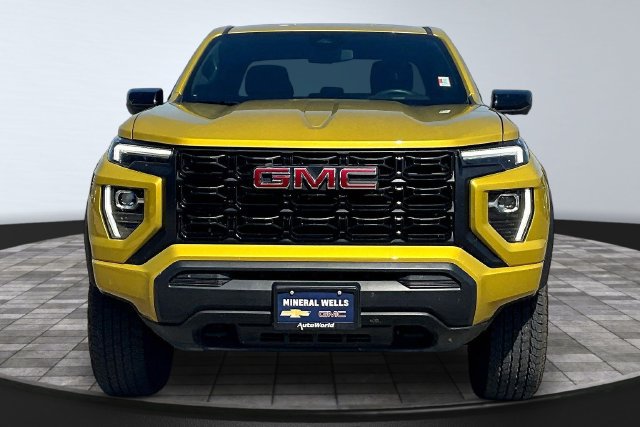 Used 2024 GMC Canyon Elevation RWD image 2