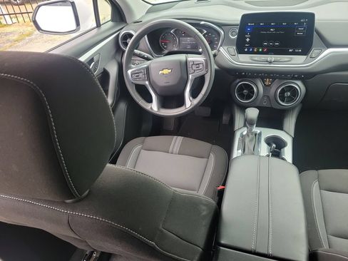 Certified 2025 Chevrolet Blazer LT FWD image 12