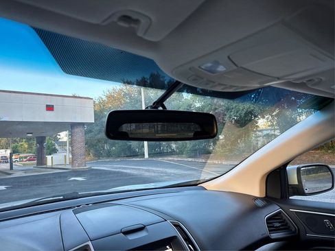 Used 2016 Ford Edge SEL w/ Equipment Group 201A AWD/4WD image 14