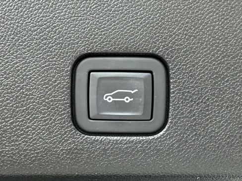 Used 2024 Cadillac XT6 Luxury FWD image 13