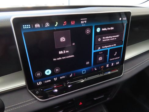 New 2026 Volkswagen Tiguan SE image 18