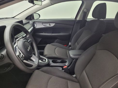 Used 2024 Kia Forte LXS w/ LXS Technology Package FWD image 17