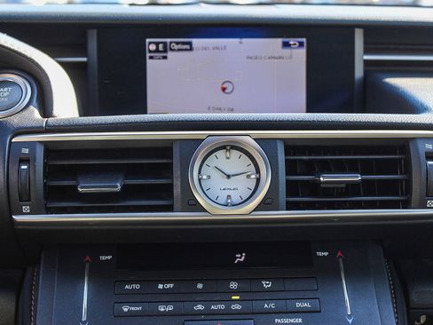 Used 2017 Lexus RC 200t image 14