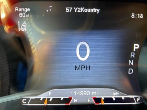 Used 2017 Jeep Cherokee Overland w/ Technology Group AWD/4WD image 27