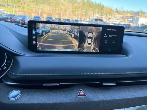 Used 2023 Genesis G80 image 9