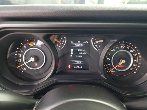Used 2025 Jeep Wrangler Sport AWD/4WD image 26