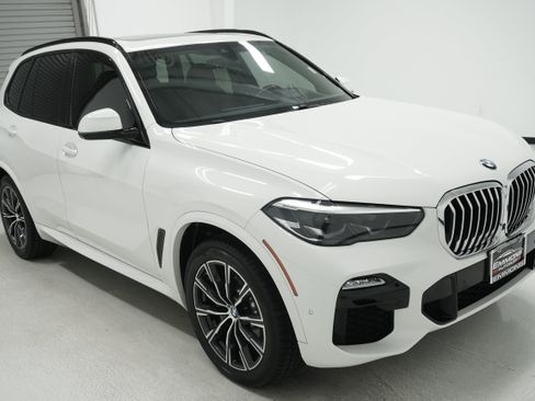 Used 2020 BMW X5 xDrive40i w/ M Sport Package AWD/4WD image 3