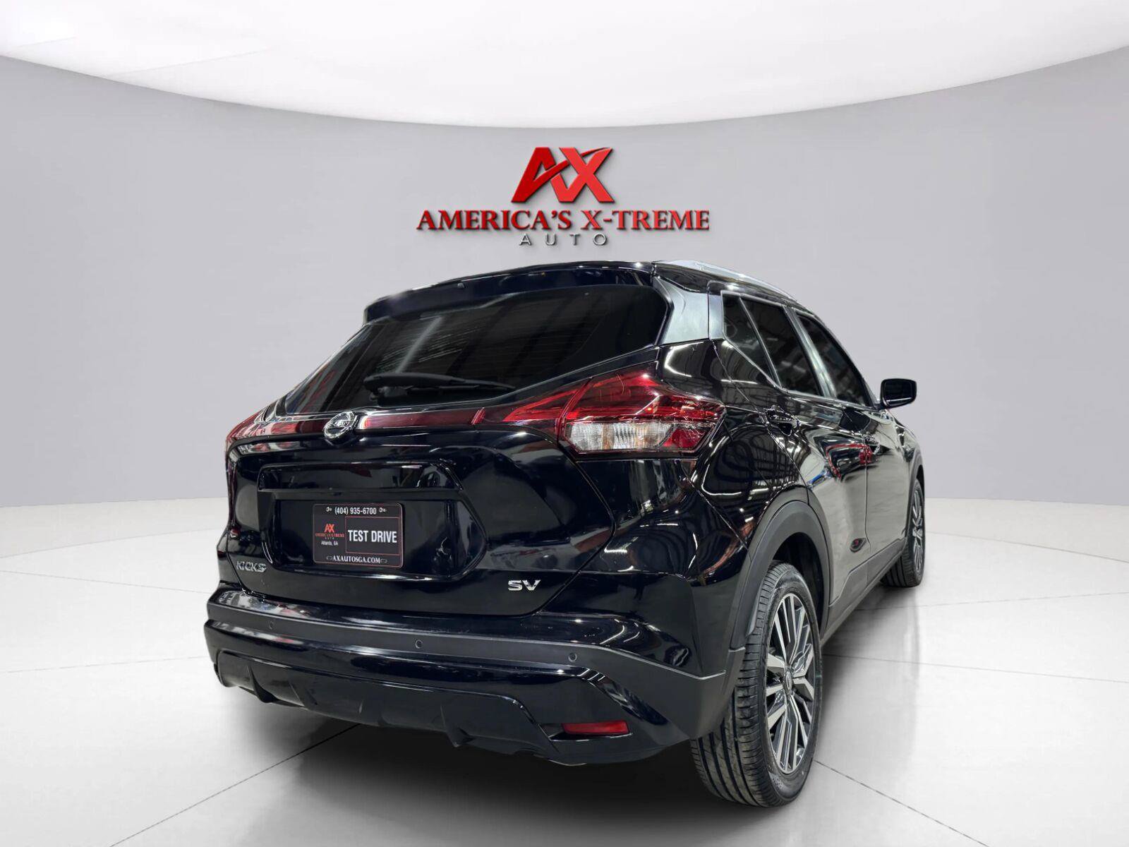 Used 2021 Nissan Kicks SV FWD image 6