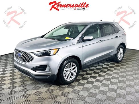 Used 2024 Ford Edge SEL image 3
