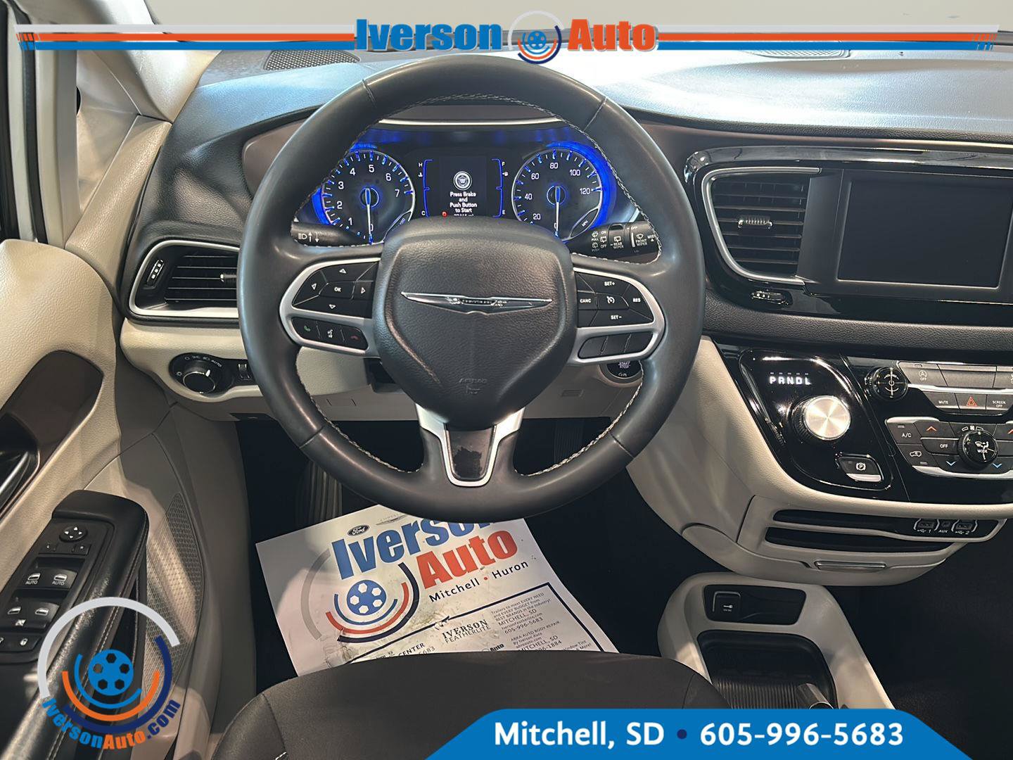 Used 2023 Chrysler Voyager LX FWD image 25
