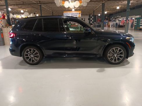 Used 2023 BMW X5 xDrive40i w/ M Sport Package AWD/4WD image 5