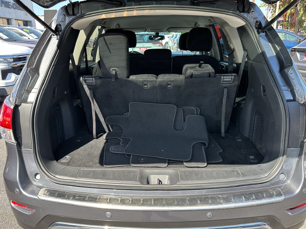 Used 2016 Nissan Pathfinder SV FWD image 19