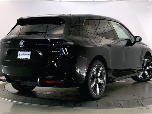 Used 2024 BMW iX xDrive50 w/ Premium Package AWD/4WD image 11