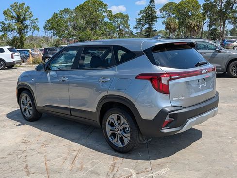 Certified 2026 Kia Seltos LX FWD image 5