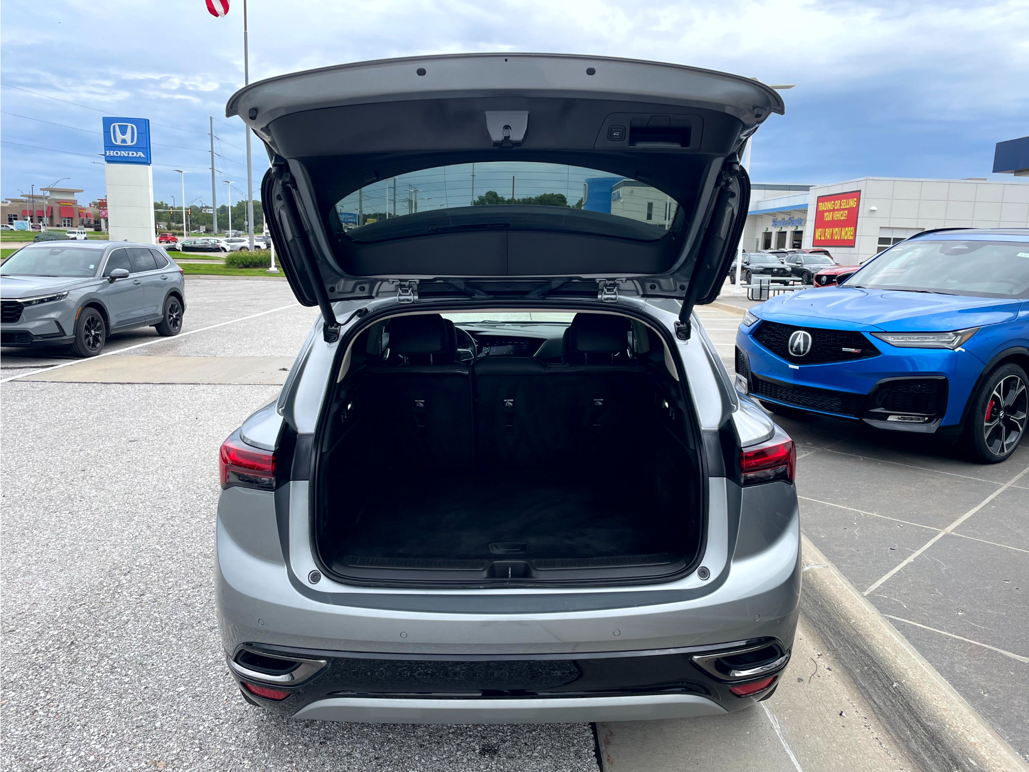Used 2023 Buick Envision Preferred w/ Sport Touring Package AWD/4WD image 9