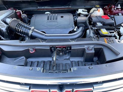 Used 2022 GMC Acadia SLT w/ LPO, Floor Liner Package AWD/4WD image 30