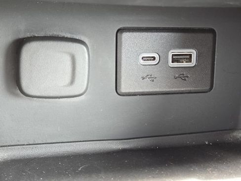 Used 2023 GMC Acadia SLE w/ Driver Convenience Package FWD image 30