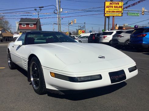 Used 1991 Chevrolet Corvette Coupe RWD image 1