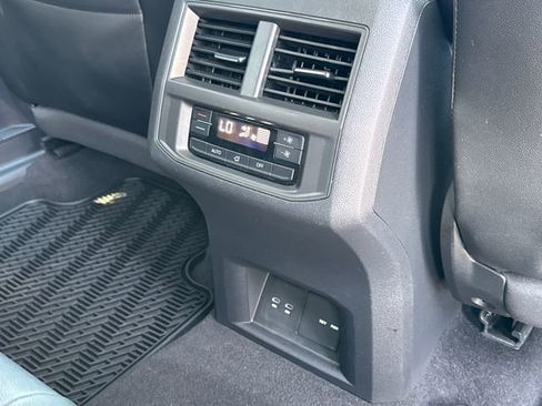 Used 2022 Volkswagen Atlas SE w/ Panoramic Sunroof Package image 25