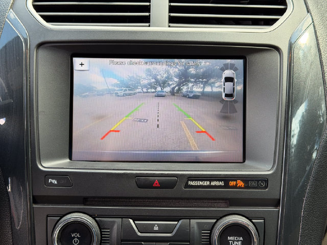 Used 2018 Ford Explorer XLT w/ Equipment Group 202A FWD image 14