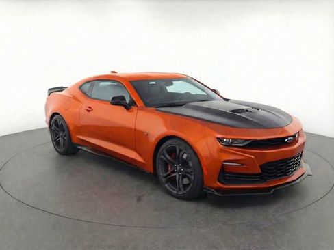 Used 2022 Chevrolet Camaro SS image 2