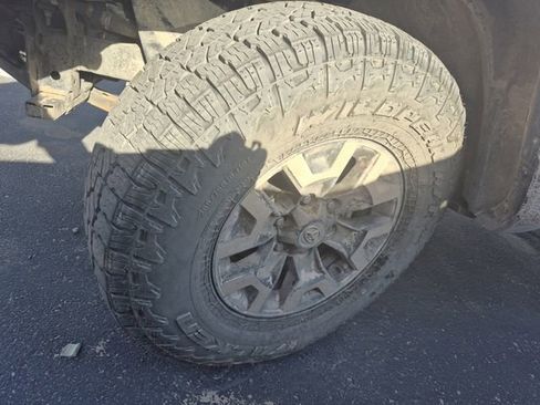 Used 2022 Toyota Tacoma TRD Off-Road image 6