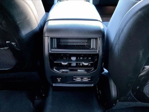Certified 2025 Jeep Grand Cherokee Altitude AWD/4WD image 15