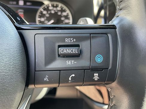 Used 2025 Nissan Pathfinder SL image 19