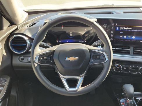 Used 2024 Chevrolet Trax LT w/ Driver Confidence Package FWD image 12