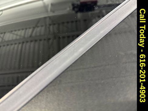 Used 2024 Jeep Grand Cherokee Limited w/ Black Appearance Package image 24