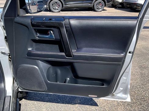 Used 2023 Toyota 4Runner TRD Off-Road image 23