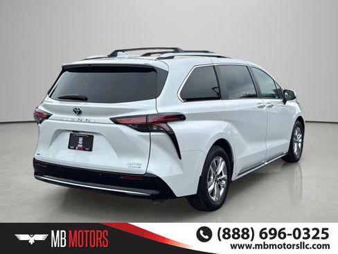 Used 2024 Toyota Sienna Limited AWD/4WD image 4