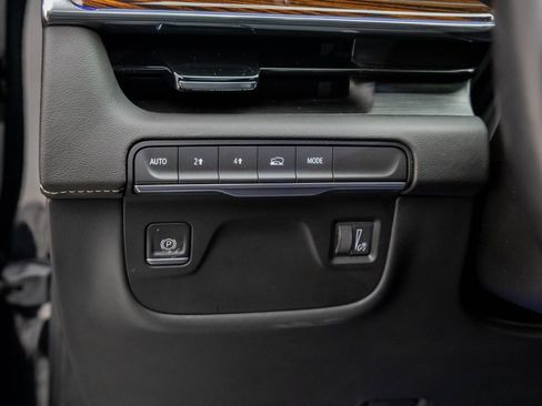 Certified 2023 Cadillac Escalade ESV Premium Luxury image 23