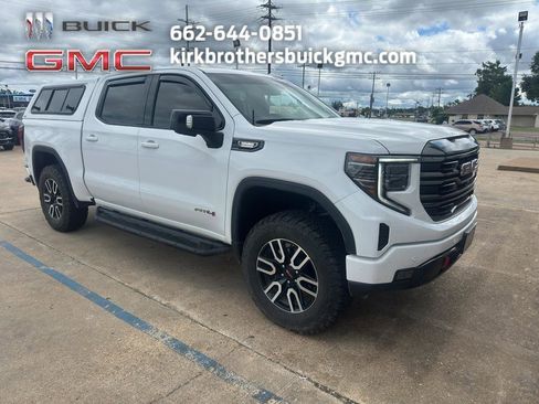 Used 2024 GMC Sierra 1500 AT4 AWD/4WD image 1